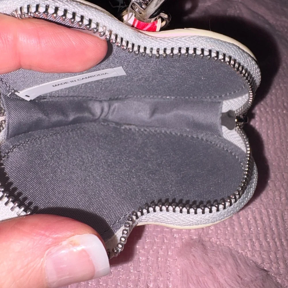 NWT Madden Girl heart shaped coin purse - Picture 4 of 5